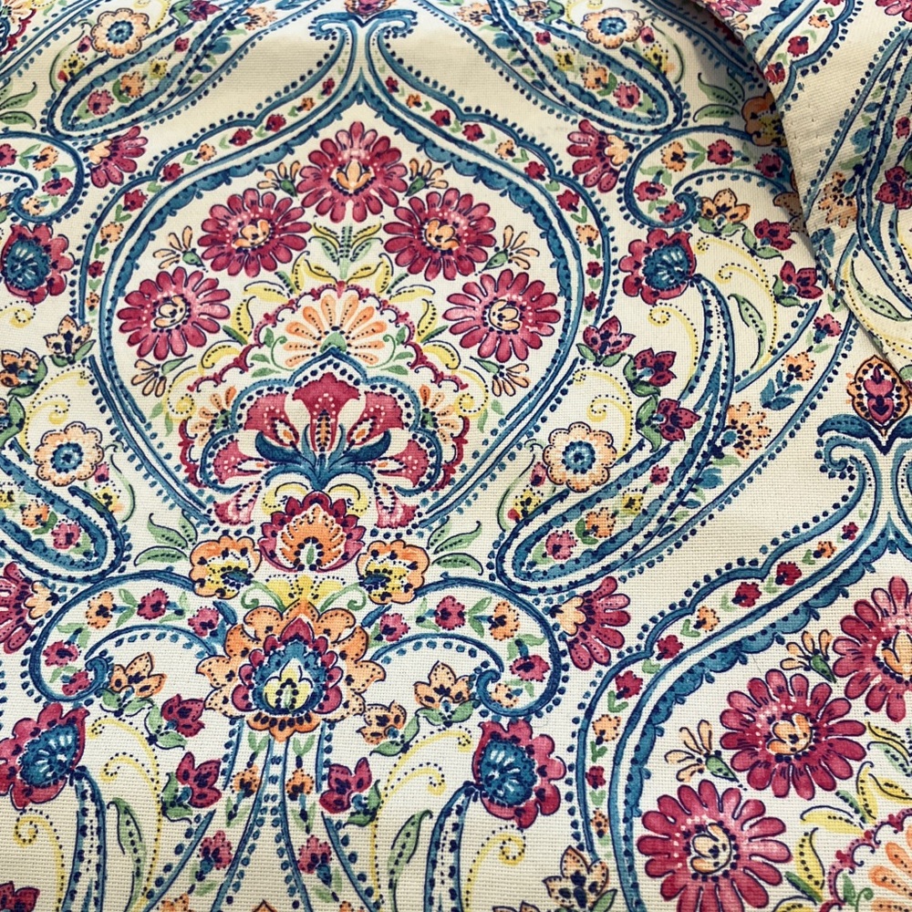 Isaac Mizrahi Cream Pink and blue table runner